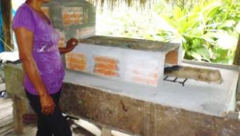 En Loreto instalaron 230 cocinas mejoradas, beneficiando a cientos de familias de comunidades ind&iacute;genas de esa regi&oacute;n selv&aacute;tica