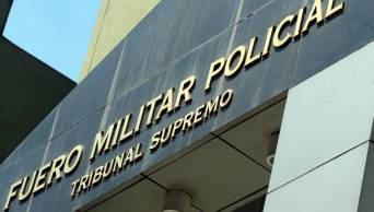 Juzgado Militar Policial formaliza investigaci&oacute;n a ocho militares por robo de fusiles en Iquitos