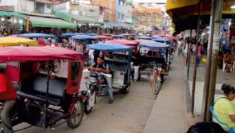 Moyobamba: Mototaxistas rechazan la propuesta del Alcalde de cobrar por parqueo en la Plaza de Armas