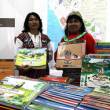 Inician distribuci&oacute;n de material educativo en 19 lenguas originarias, para m&aacute;s de 20 mil escuelas de Educaci&oacute;n Intercultural Biling�e del pa&iacute;s - Minedu tambi&eacute;n ha producido cuadernos de trabajo en castellano para el aprendizaje de esta segunda lengua por parte de los ni&ntilde;os, y Rutas del Aprendizaje para los maestros.