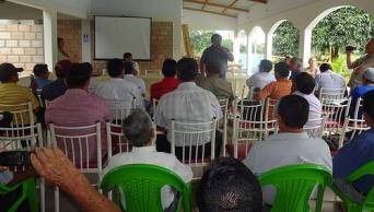 San Mart&iacute;n: Autoridades regionales y municipales buscan, junto a productores, solucionar problema de arroceros en Soritor