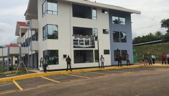 Inauguran bloques de viviendas de servicio, para el personal de oficiales de la Guarnici&oacute;n Militar de Tarapoto, en San Mart&iacute;n