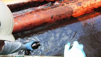 PETROPER� confirma derrame en oleoducto e intensifica labores de plan de contingencia
