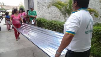 Entregan ayuda a los damnificados por vientos fuertes en San Mart&iacute;n