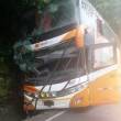 OTRA VEZ M�VIL TOURS: &oacute;mnibus se despista en el sector Venceremos y deja da&ntilde;os materiales - 