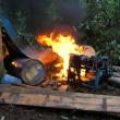 Efectivos policiales destruyen material usado en miner&iacute;a ilegal en el departamento de Madre de Dios - 