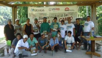 M&aacute;s de 300 Agricultores de Si&oacute;n en la regi&oacute;n San Mart&iacute;n se capacitan en escuelas de campo, promovidas por Devida