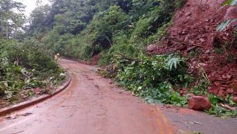 Intensas lluvias provocan derrumbes en carretera Tarapoto-Yurimaguas  y afectan tr&aacute;nsito vehicular