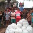 Entregan alimentos a ind&iacute;genas Shawi afectados por inundaciones en el distrito Balsapuerto en la regi&oacute;n Loreto - 