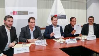 Suscriben contrato para construcci&oacute;n del puente Nanay en Loreto