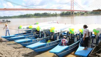 Gobierno regional entrega embarcaciones a puestos de salud alejados en Madre de Dios
