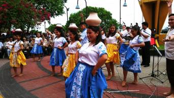 Iquitos se llena de algarab&iacute;a con lanzamiento de la Agenda Bicentenario
