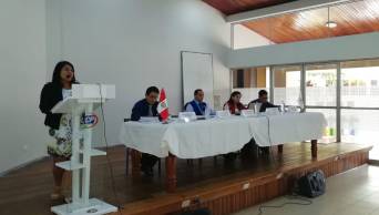 Exponen alcances de proyectos de reforma constitucional en Iquitos