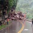 Lluvia persistente causa desprendimiento rocas y bloquea v&iacute;a Tarapoto Yurimaguas - 