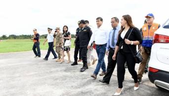 Ministro Mor&aacute;n supervisa en Pucallpa efectos del fuerte sismo en Loreto