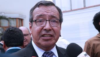 CUESTI�N DE CONFIANZA: Gobernador de Madre de Dios llama a la reflexi&oacute;n y al di&aacute;logo