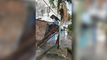 Iquitos soport&oacute; r&aacute;fagas de viento de 50 kil&oacute;metros por hora