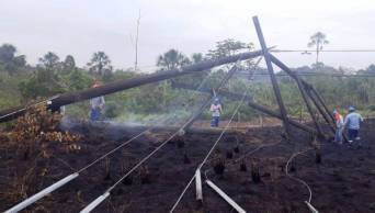 Incendio forestal deja sin servicio el&eacute;ctrico a varias localidades de San Mart&iacute;n